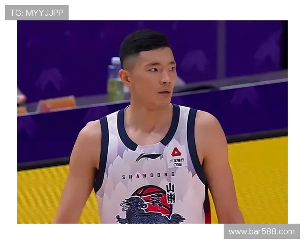 陈林坚接球三分砍16分助山东落后16分追至7分对阵广东赛场 陈林坚接球三分砍16分助山东落后16分追至7分对阵广东赛场